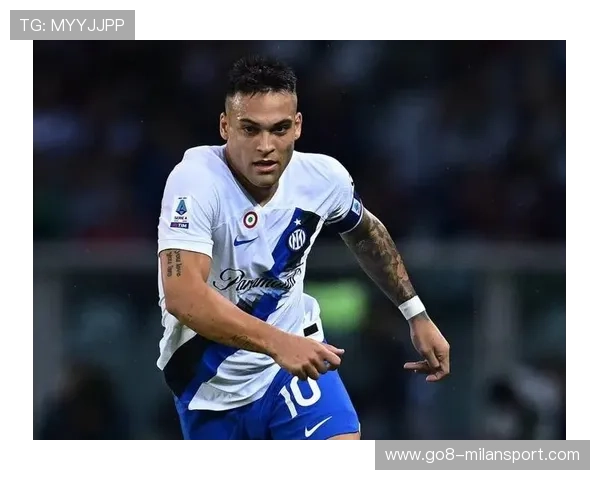 劳塔罗迎球势大力沉打门：掌握决胜瞬间的力量美学